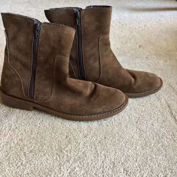 Banana Republic Brown Suede Leather Ankle Boots - Picture 3 of 8